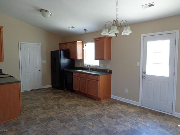 3rd image of 144 Rosemary Ave