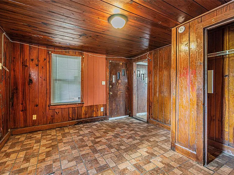 10704 N Annette Ave — Photo 12