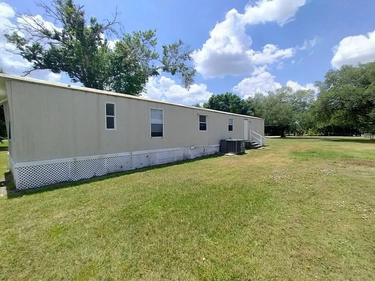 2702 NW 50th Ave — Photo 14
