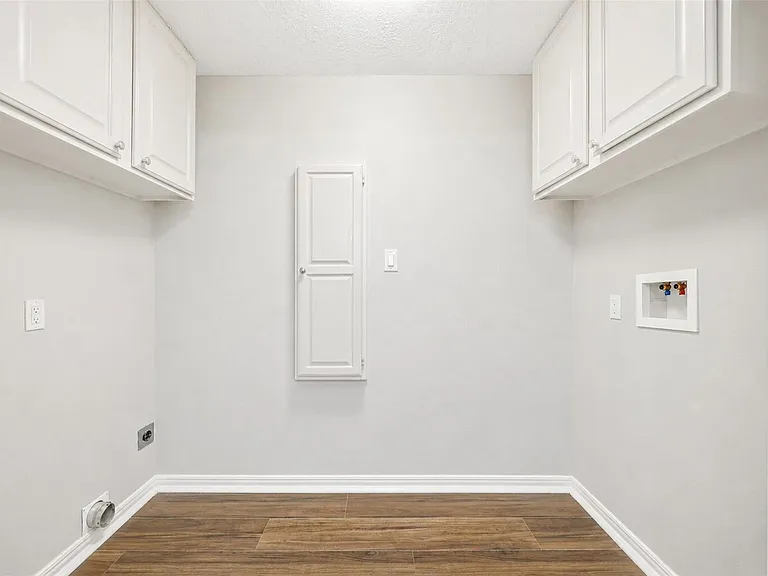 16310 Emberwood Dr — Photo 11