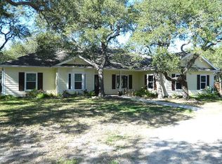 216 Portia Ave, Rockport, TX 78382