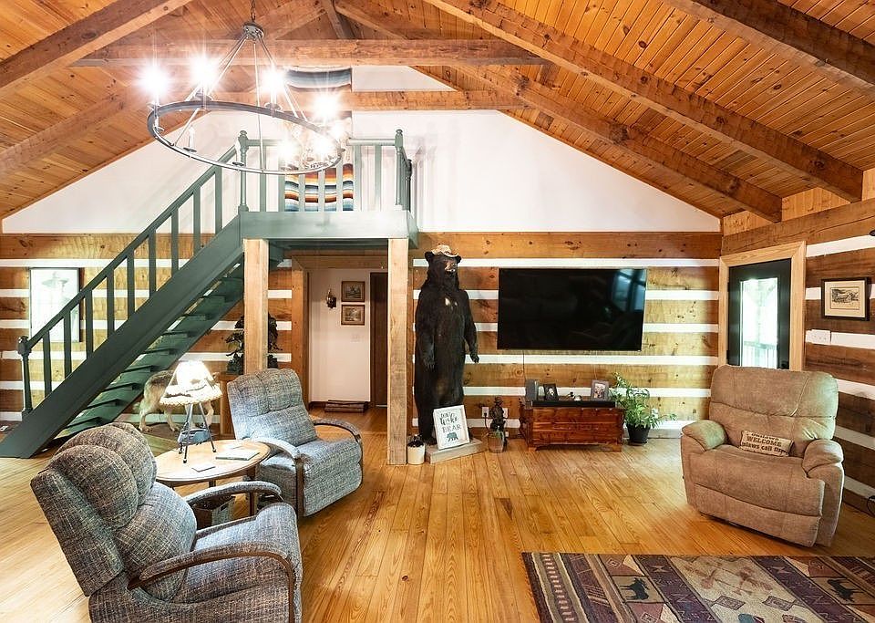 13th image of this home