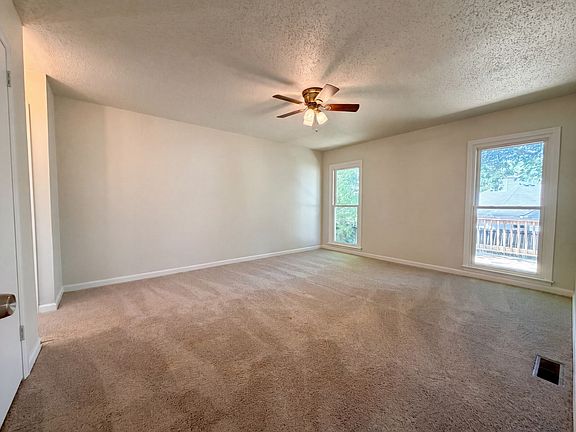 4th image of 1531 Stonehill Rd