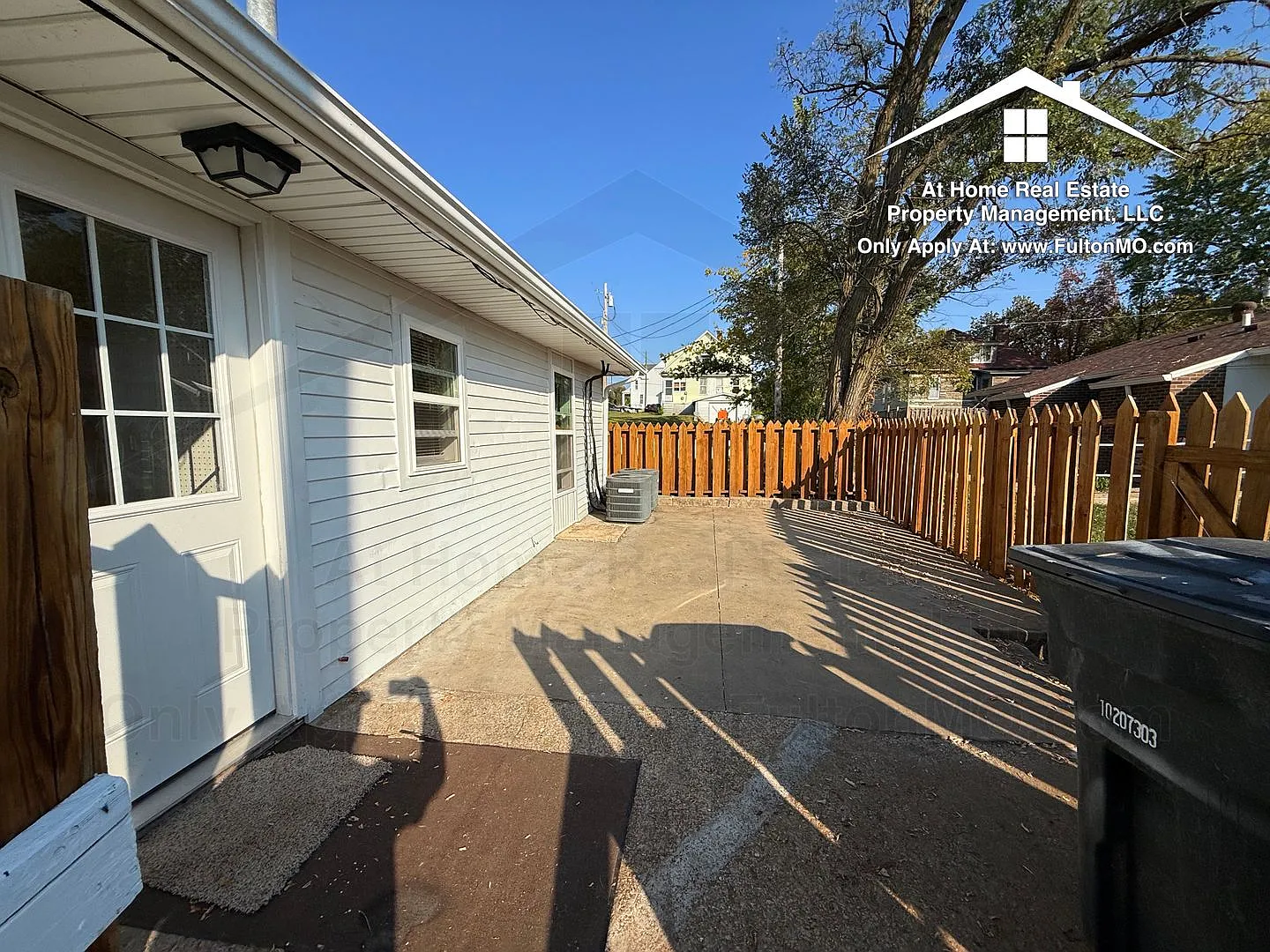 Saint Louis Avenue 310 Duplex — Photo 1