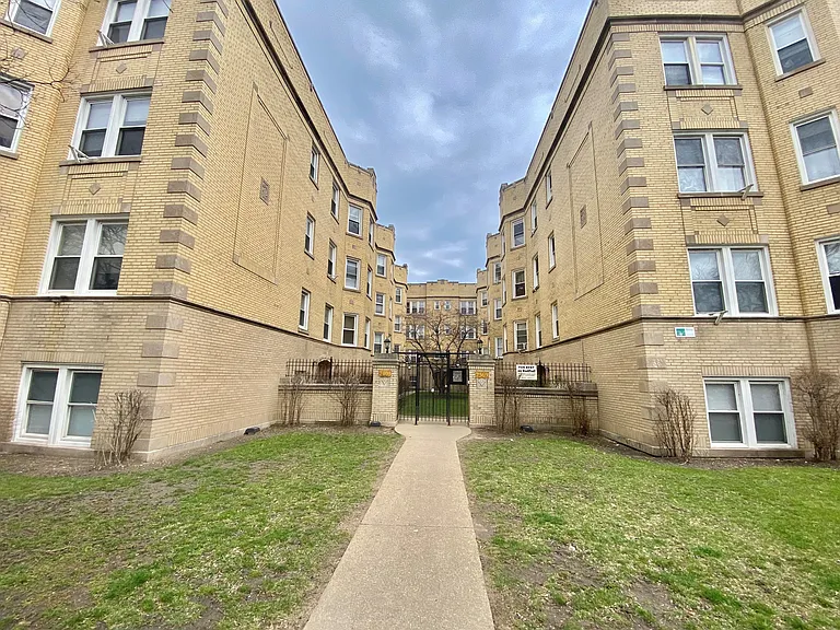 7371 N Ridge Blvd #3J — Photo 1
