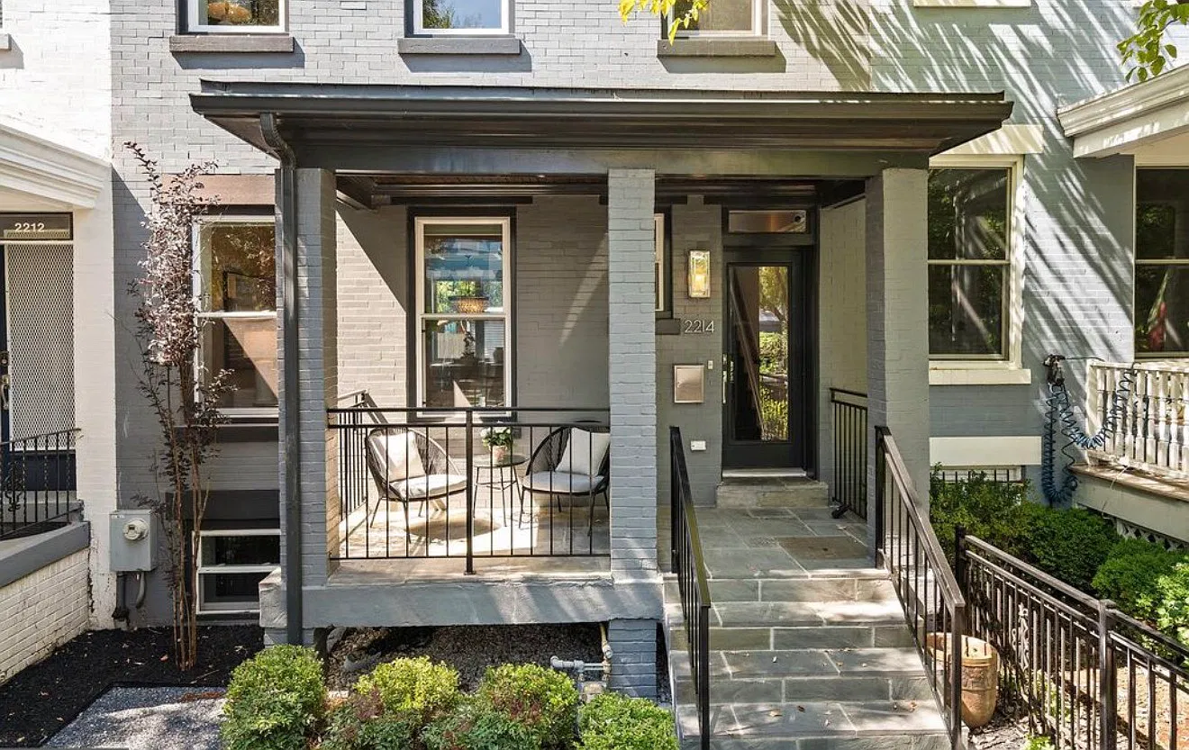 2214 Flagler Pl NW — Photo 2