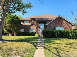 615 Stonefield Ln, Cedar Hill, TX 75104