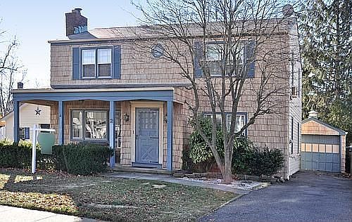 1st image of 2 Glenwood Ave