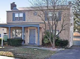 2 Glenwood Ave, Lynbrook, NY 11563