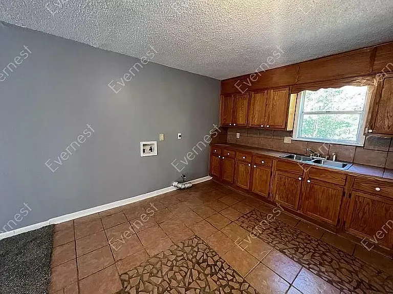 4815 School St #1 — Photo 7