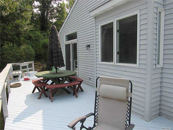 2nd image of 32 Pine Ct