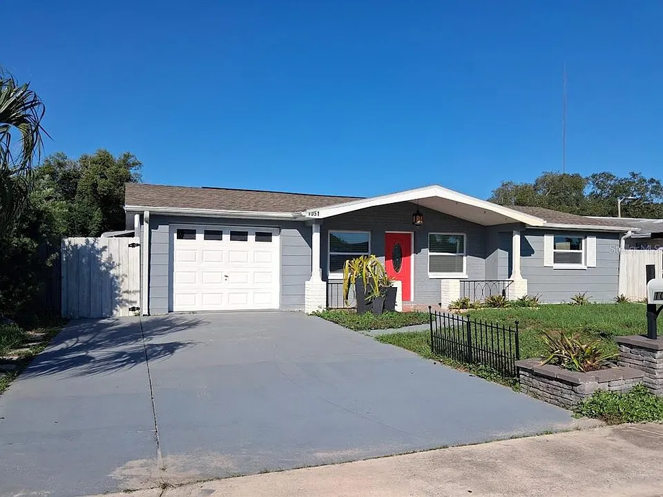 1051 Maybury Dr
