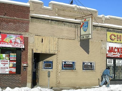 1st image of 3348 W Montrose Ave