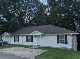 1114 Howell Rd #B, Purvis, MS 39475