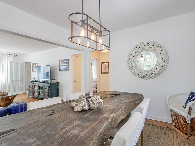110 N Pembroke Ave — Photo 10