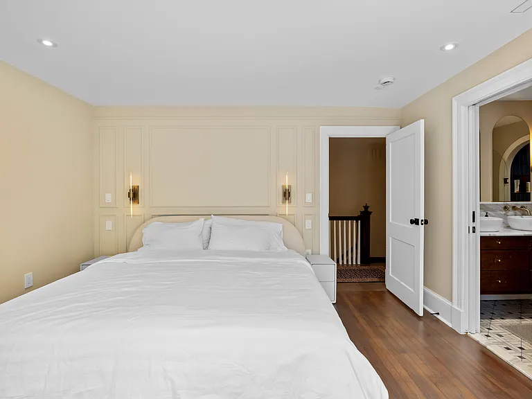 2329 Porter St NW — Photo 28