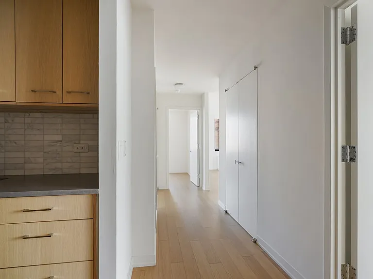 Columbus Pl #S15F — Photo 2