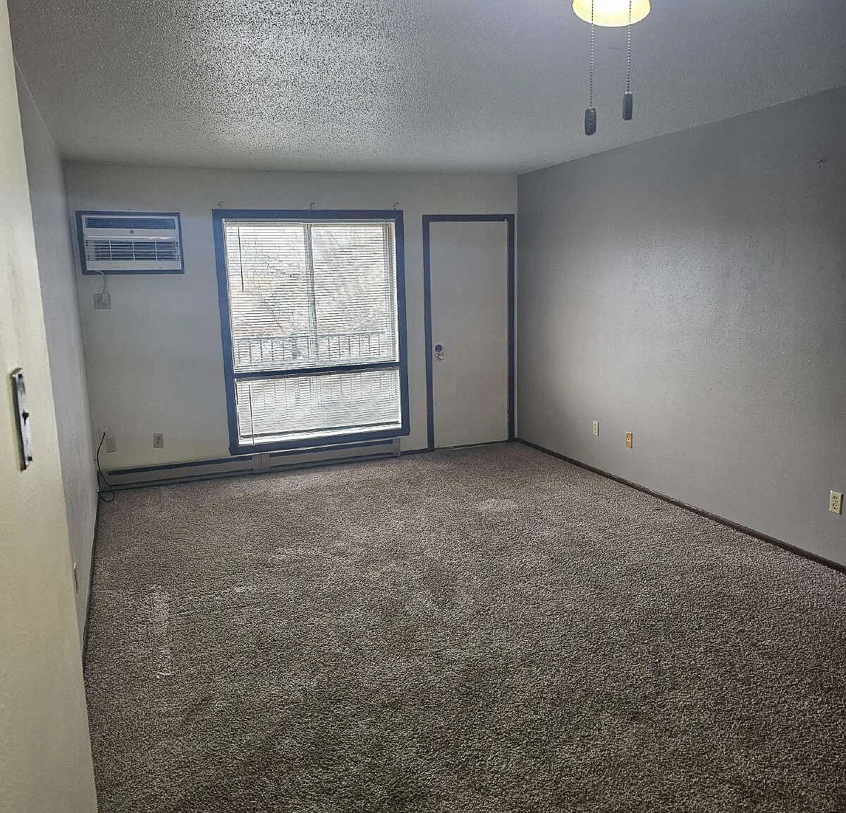 1 bed, 1.0 bath, 800 sqft, $700 — Photo 1
