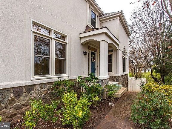 2nd image of 10005 Donal Ln