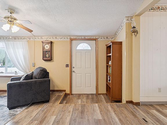 3rd image of 2559 2nd St
