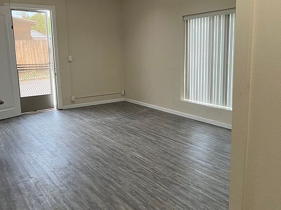5th image of 12652 Julian Ave #1