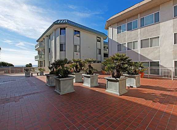 2nd image of 5370 La Jolla Blvd Unit 201B