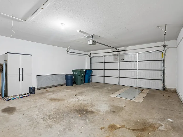 1809 Courtney Ln — Photo 40