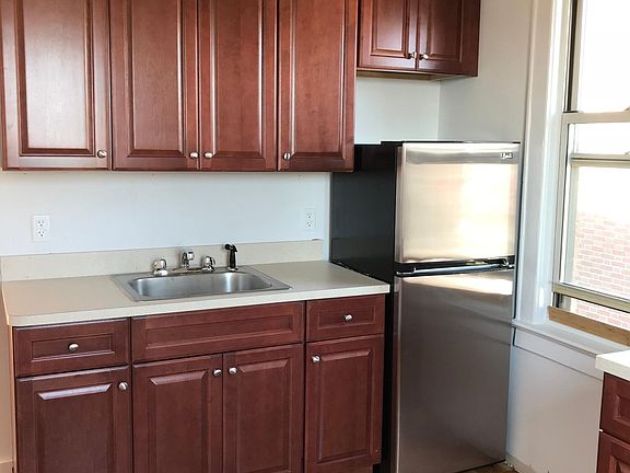2nd image of 287 Hayward St #2B