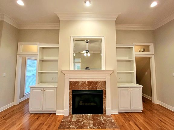 4th image of 322 N Hill Dr