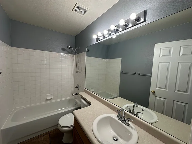 4157 Knollvale Dr — Photo 13