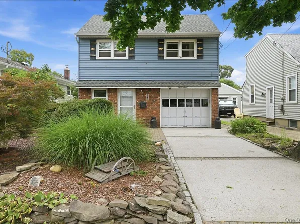 37 Cherry Street, Massapequa, NY 11758