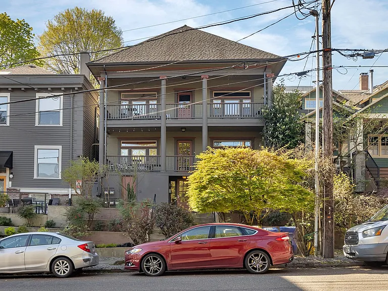 2360 NW Glisan St — Photo 16