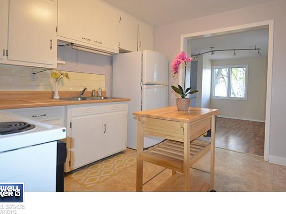 3rd image of 1017 Neville Ave