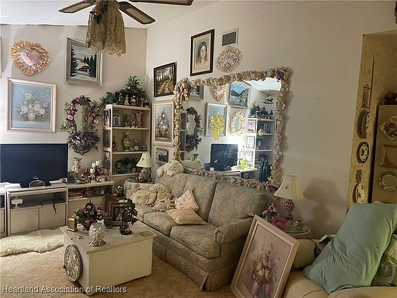 4th image of 4016 Thompson Ave