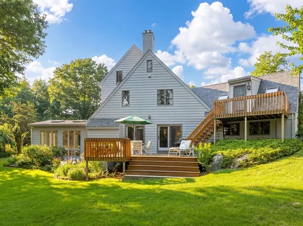94 Howland Rd, Westport, MA 02790
