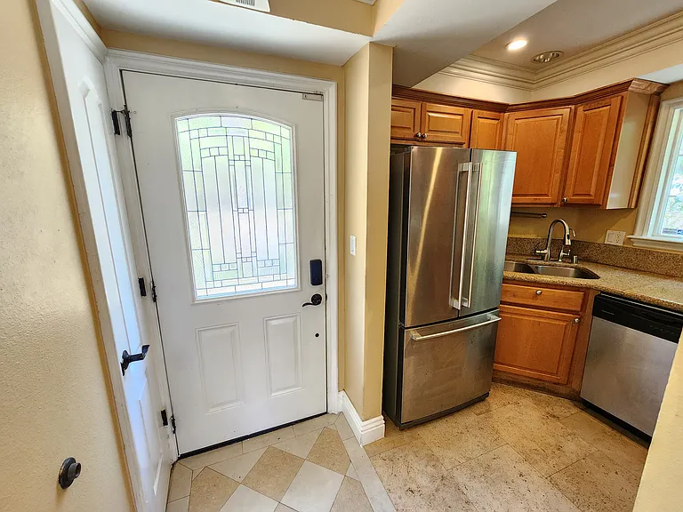 620 W Doran St #7 — Photo 30