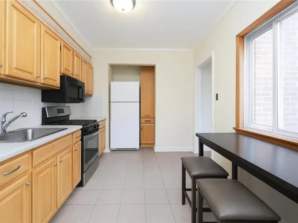 127 Bay 23rd Street image 13 of 31