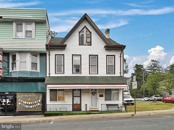 2nd image of 245 S Oak St #247