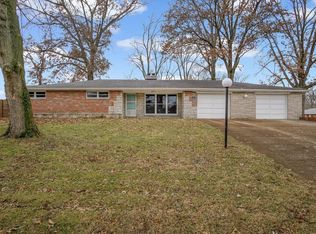 13 Berkshire Dr, Belleville, IL