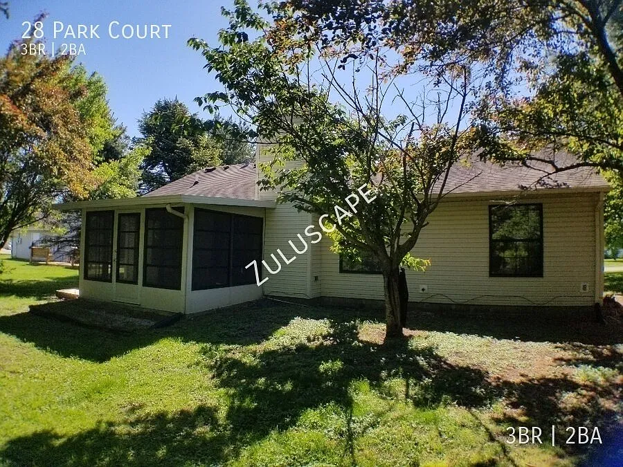 Newly remodeled 3 bed/2 bath ranch w/ 2 car garage — Photo 2