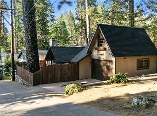 373 Redwood Ln, Crestline, CA 92325