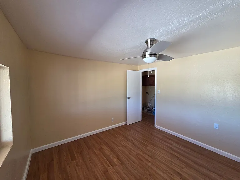1469 W Virgil Dr — Photo 21