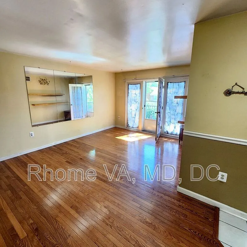 2 bed, 1.0 bath, $2,000 — Photo 3