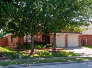 6897 Shoreview Dr, Grand Prairie, TX 75054