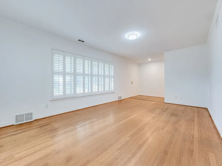 10715 Royal Springs Dr — Photo 4