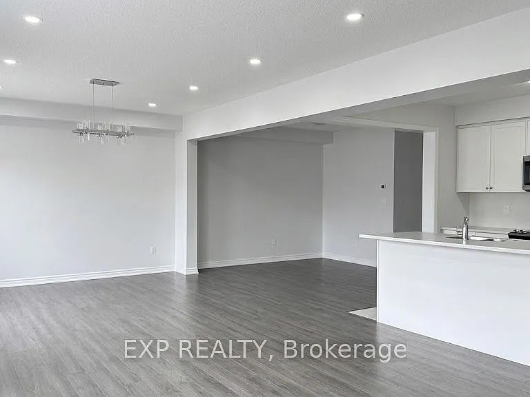 215 Remembrance Rd — Photo 11
