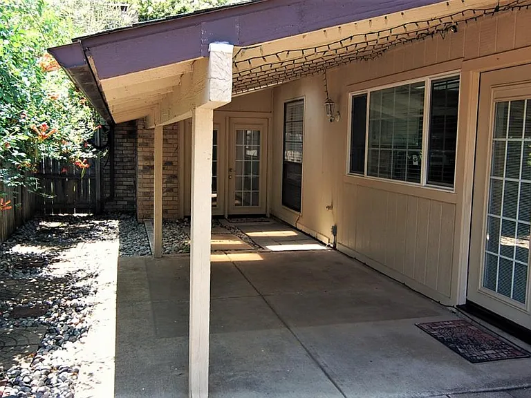 2619 Creekview Dr — Photo 17