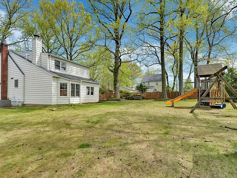 20 Pershing Pl — Photo 18