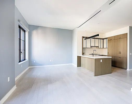 3rd image of 959 1st Ave #10D