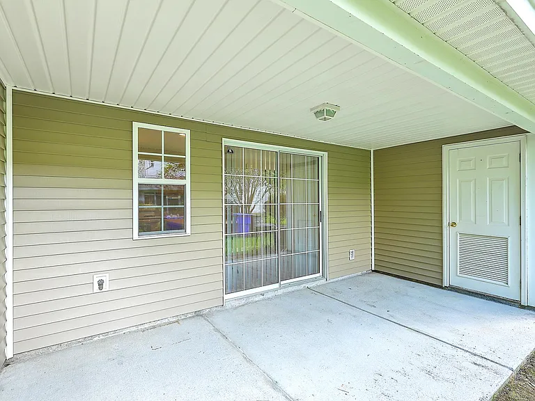 8074 Shadow Oak Dr — Photo 22
